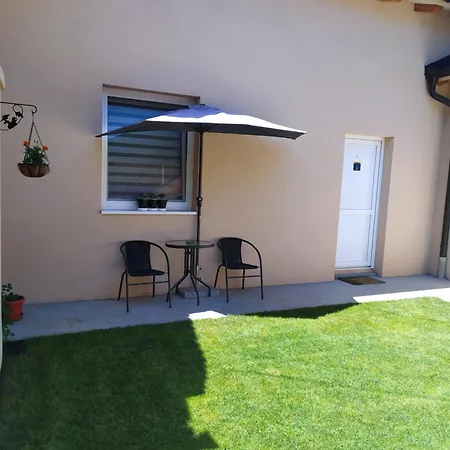 Lotus House Lägenhet Zrenjanin