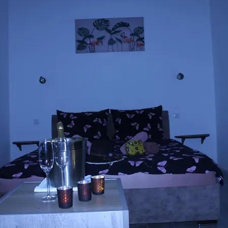 Lotus House Lägenhet Zrenjanin