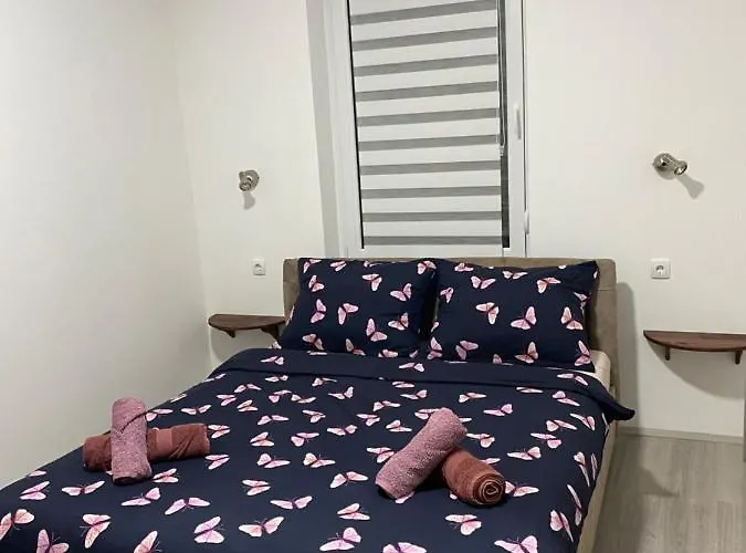 Lotus House Διαμέρισμα Ζρένιανιν