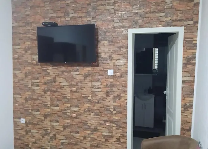 Lotus House Ζρένιανιν